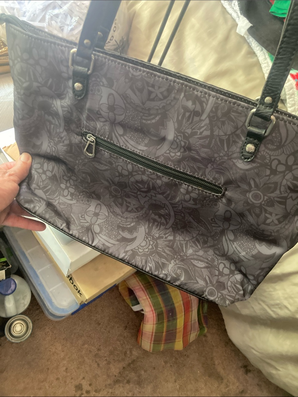(Reposh)from @darlingdutdut Sakroots Gray Floral Tote with Exterior Zip Pocket